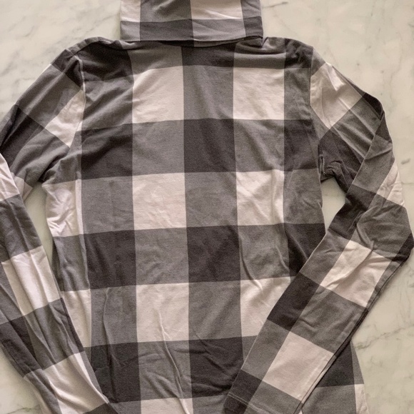 Buffalo Check Turtleneck - 🌸3/$30🌸 - Picture 1 of 5